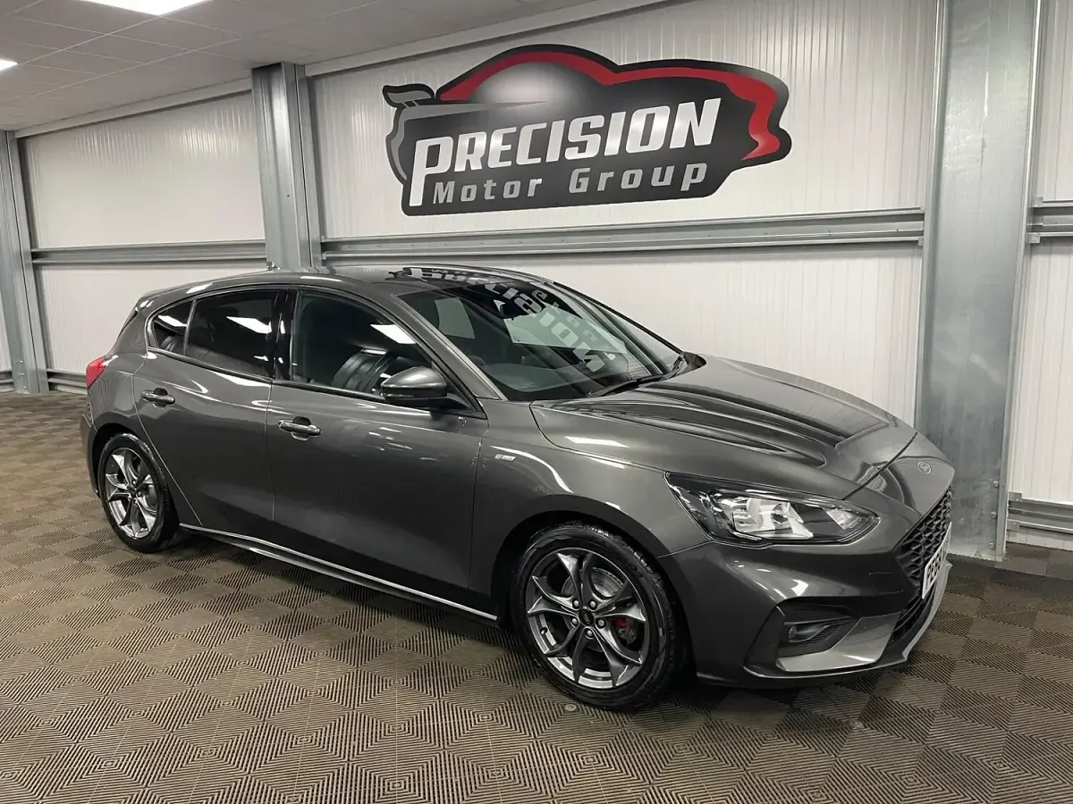 Used Ford Focus ST-Line 125 HP (91 kW) 2018 Grey Hatchback