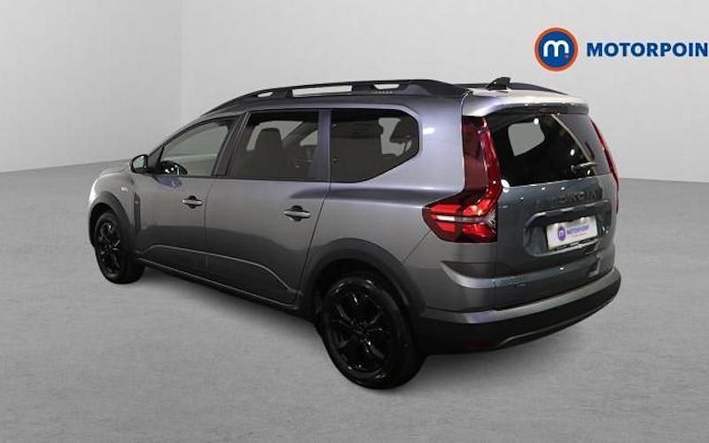 Used Dacia Jogger Extreme 141 HP (103 kW) 2025 Grey MPV