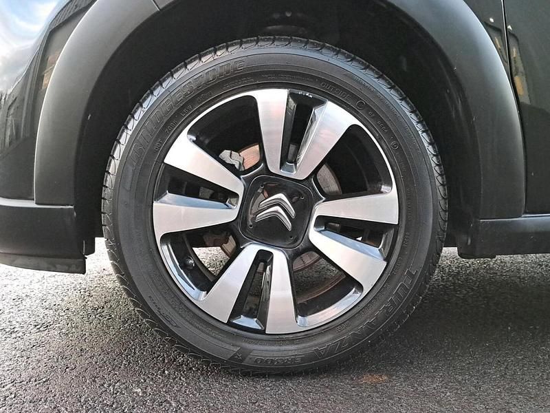 Used Citroën C3 PureTech 82 HP (60 kW) 2022 Black Hatchback