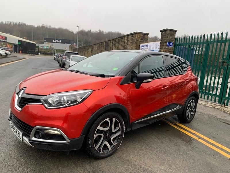 Used Renault Captur Signature 2015 Red SUV