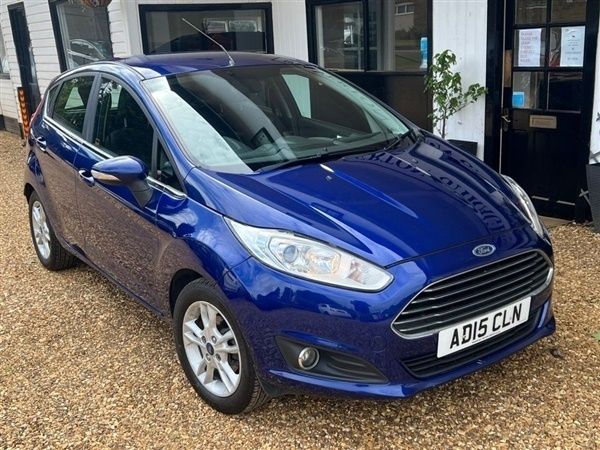 Blue Used 2015 Ford Fiesta Zetec Hatchback | £5,499 (Expensive) - Image 1/4