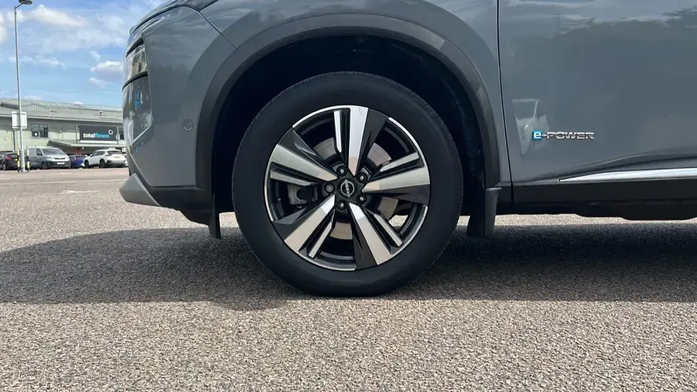 Used Nissan X-Trail Tekna 204 HP (150 kW) 2024 Grey SUV