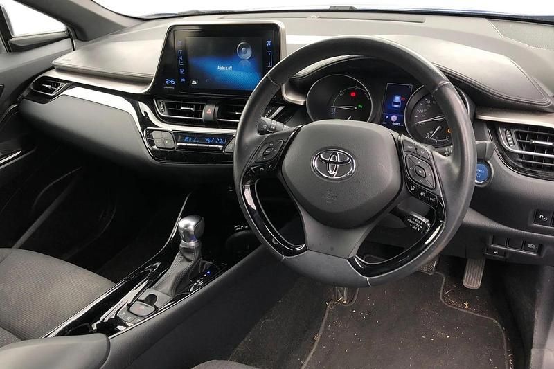 Used Toyota C-HR Design 122 HP (89 kW) 2019 Blue SUV