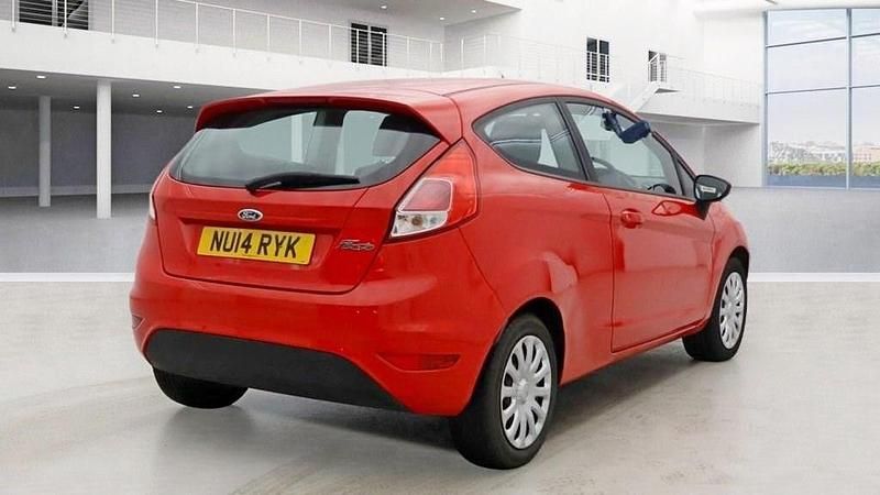 Used Ford Fiesta Style 82 HP (60 kW) 2014 Red Hatchback