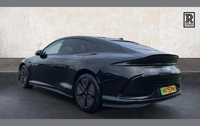 Used MG IM5 300 kW (408 HP) 2025 Black Hatchback