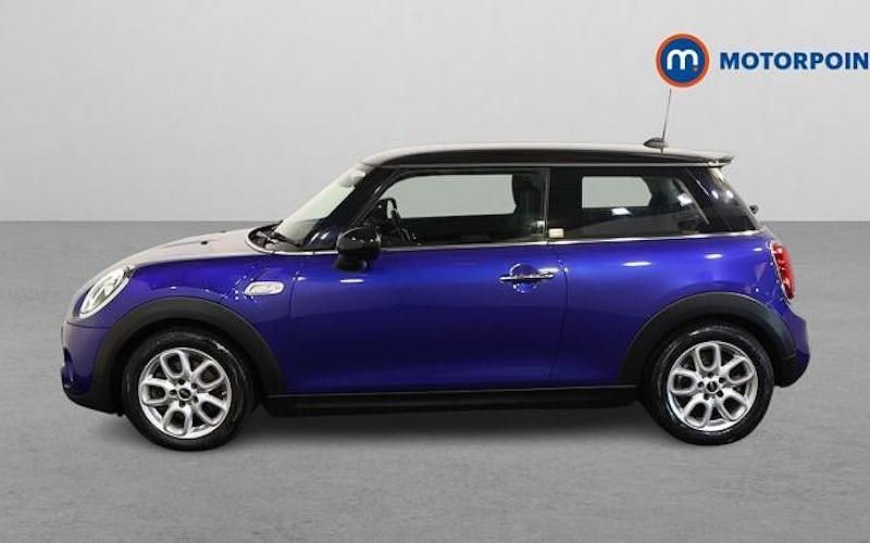 Begagnad Mini Cooper S Classic 192 HK (141 kW) 2019 Blå Halvkombi