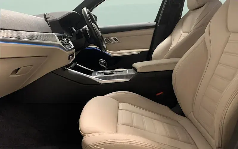 Begagnad BMW 330e M Sport 292 HK (214 kW) 2022 Blå Kombi