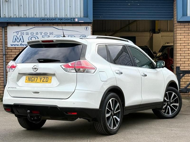 Used Nissan X-Trail Tekna 2017 White SUV