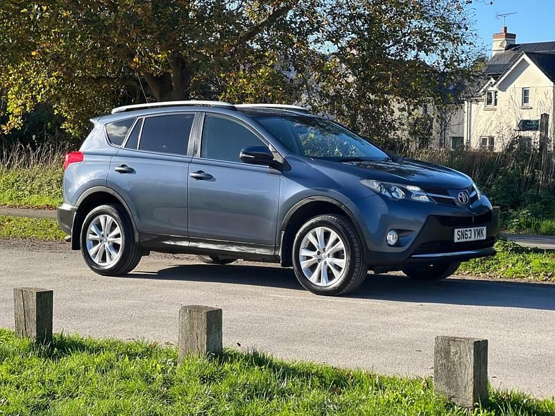 Blue Used 2013 Toyota RAV4 Estate | £6,750 (Fair price) - Image 1/4