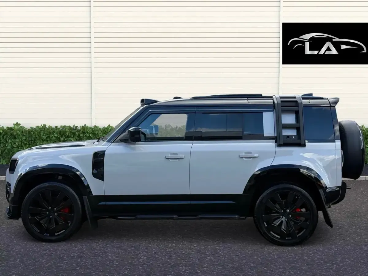 Used Land Rover Defender SE Dynamic 2026 Grey SUV