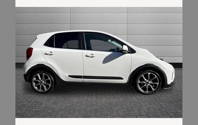 Used Kia Picanto X-Line 83 HP (61 kW) 2019 White Hatchback