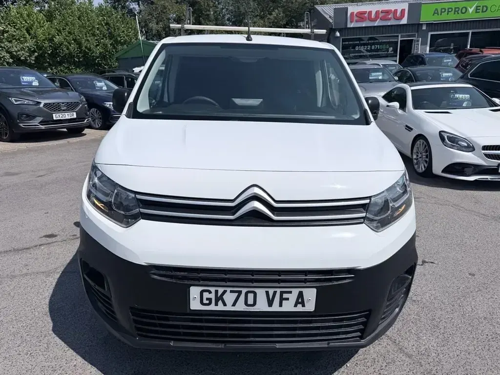Used Citroën Berlingo 100 HP (73 kW) 2021 White MPV