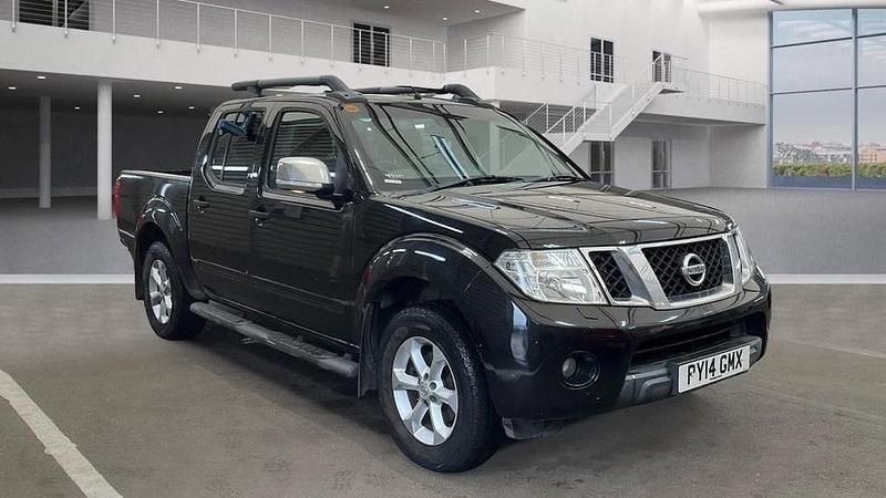Black Used 2014 Nissan Navara Tekna Pickup | £8,995 (Good price) - Image 1/4