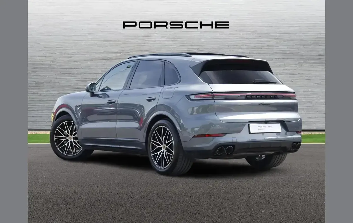 New Porsche Cayenne E-Hybrid Black Edition 464 HP (341 kW) 2026 Grey SUV