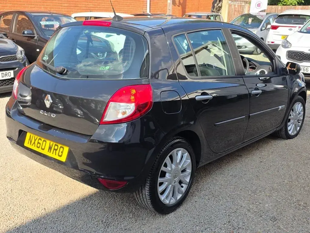 Used Renault Clio Dynamique 100 HP (73 kW) 2010 Black Hatchback