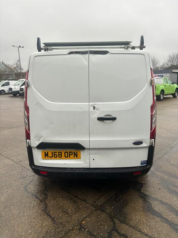 Used Ford Transit Custom 105 HP (77 kW) 2018 White Van