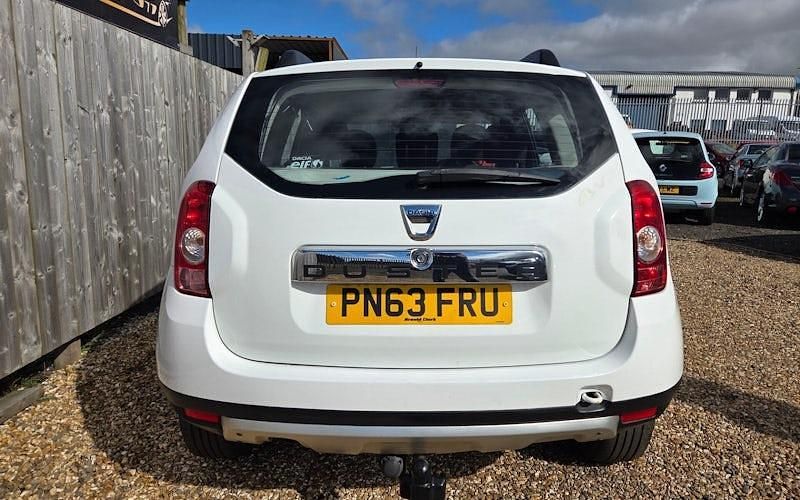 Used Dacia Duster Lauréate 110 HP (80 kW) 2013 White SUV