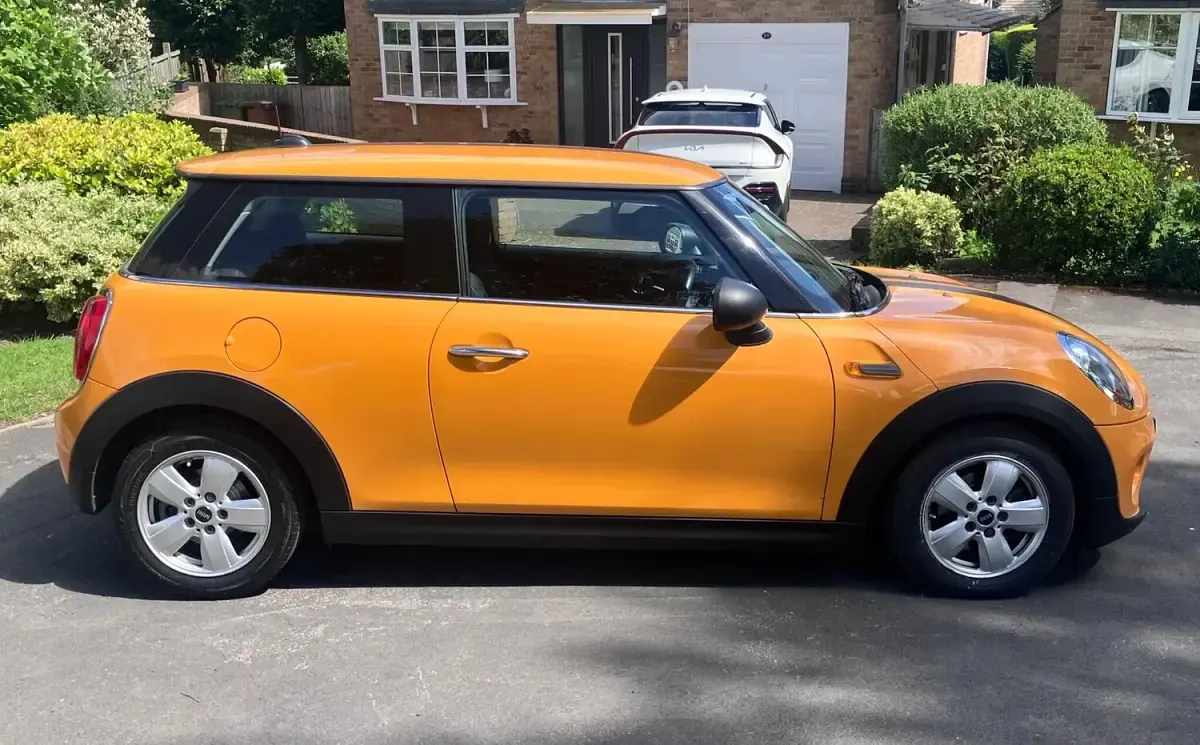 Used Mini ONE Hatch 102 HP (75 kW) 2015 Orange Hatchback