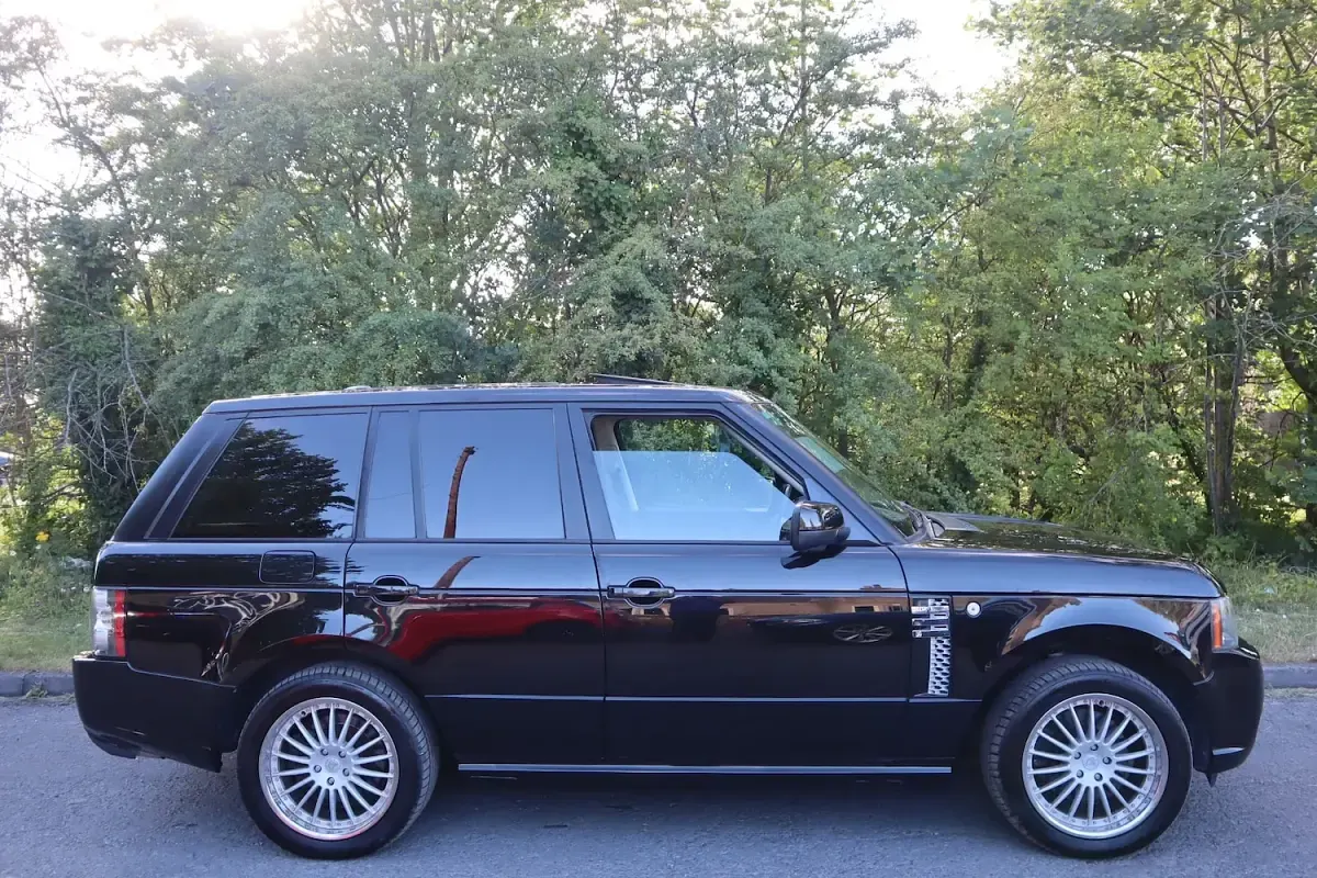 Used Land Rover Range Rover Vogue 375 HP (275 kW) 2010 Black SUV