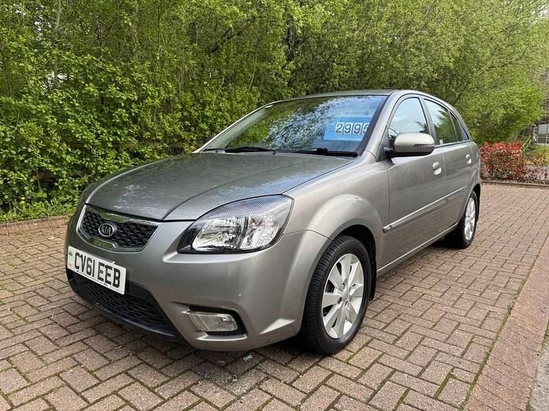 Silver Used 2011 Kia Rio Hatchback | £2,995 (A bit pricey) - Image 1/4
