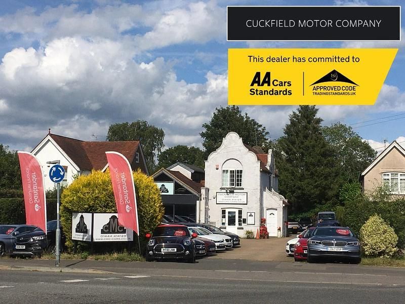 Metallic blue Used 2018 Renault Kadjar Dynamique SUV | £12,490 (Fair price) - Image 1/1