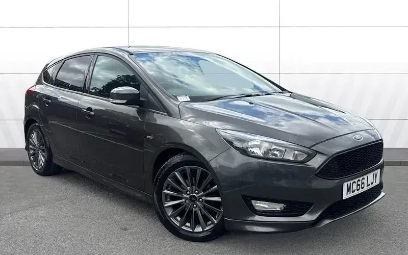 Used Ford Focus ST-Line 120 HP (88 kW) 2016 Hatchback