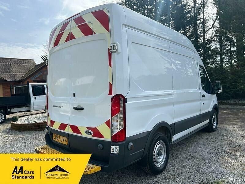 Usado Ford Transit 130 HP (95 kW) 2018 Branco Van
