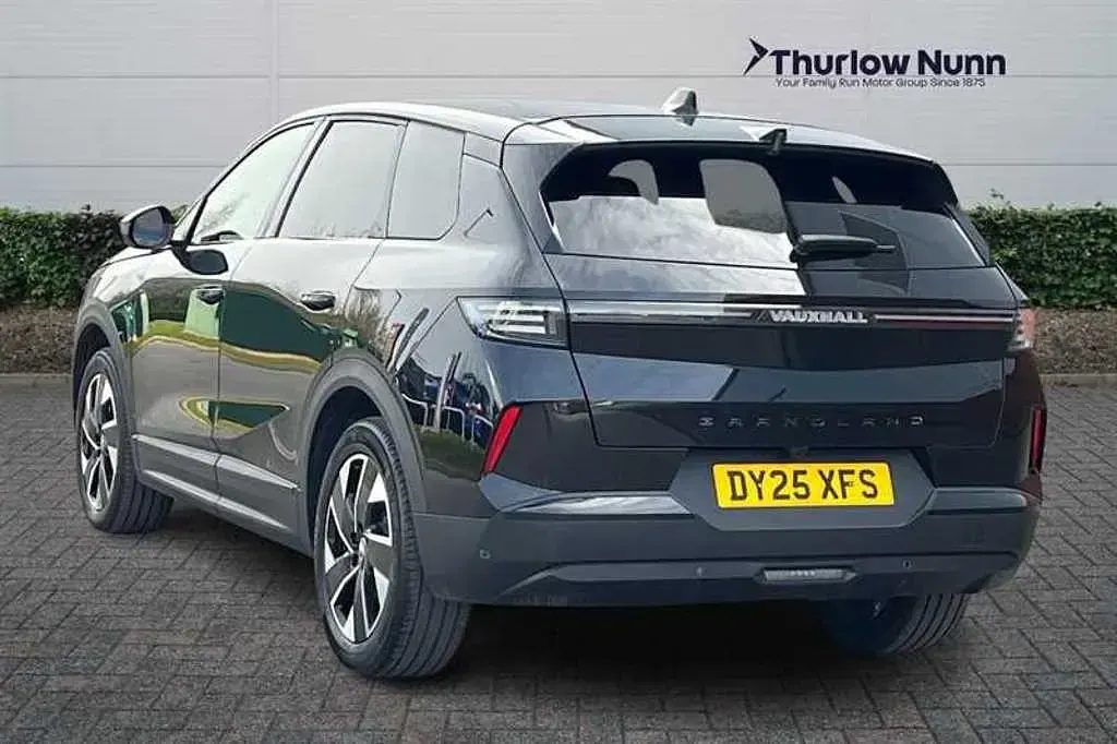 Second-hand Vauxhall Grandland X Ultimate 136 CP (100 kW) 2025 Negru SUV