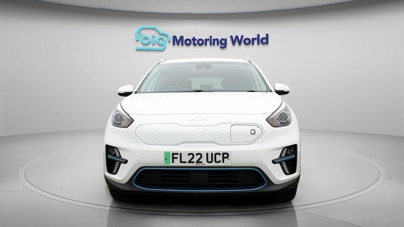 Used Kia e-Niro 147 kW (201 HP) 2022 White SUV