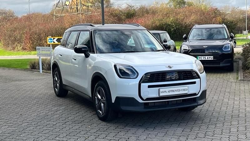 White Used 2024 Mini Countryman SUV | £26,495 (Good price) - Image 1/4