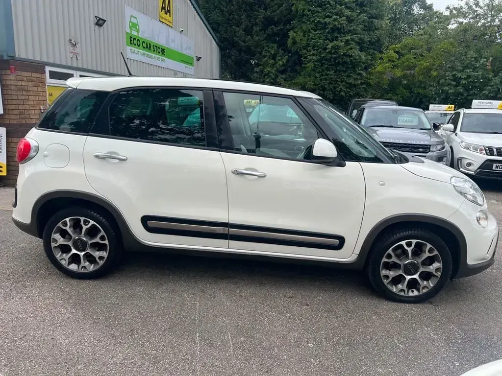 Used Fiat 500L Trekking 85 HP (62 kW) 2014 White MPV