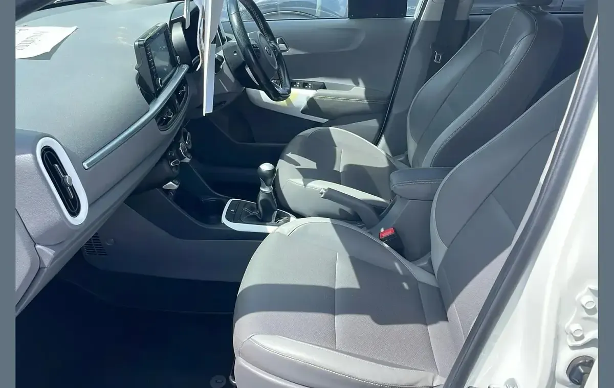 Used Kia Picanto X-Line 83 HP (61 kW) 2020 Clear white Hatchback