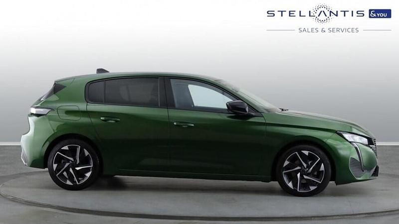 Green Used 2022 Peugeot 308 Allure Premium Hatchback | £17,174 (Fair price) - Image 1/4