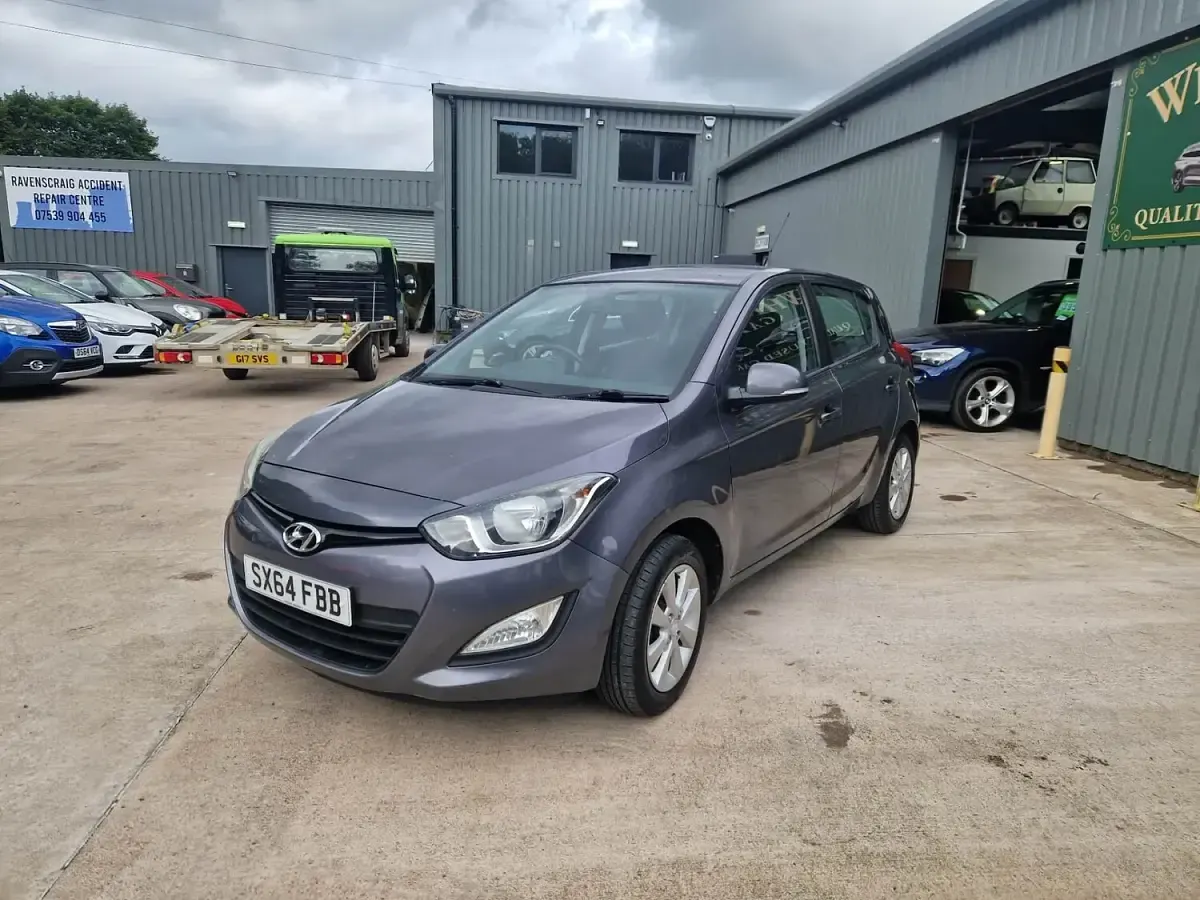 Used Hyundai i20 Active 84 HP (61 kW) 2014 Grey Hatchback