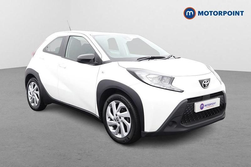 Used Toyota Aygo X PURE 2023 White SUV