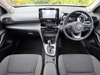 Used Toyota Yaris Hybrid 116 HP (85 kW) 2023 White Estate