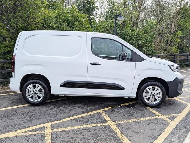 New Peugeot Partner S 129 HP (94 kW) 2026 White MPV