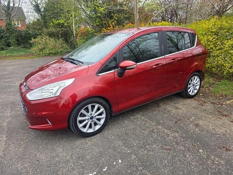 Usado Ford B-MAX Titanium 120 HP (88 kW) 2015 Vermelho Monovolume