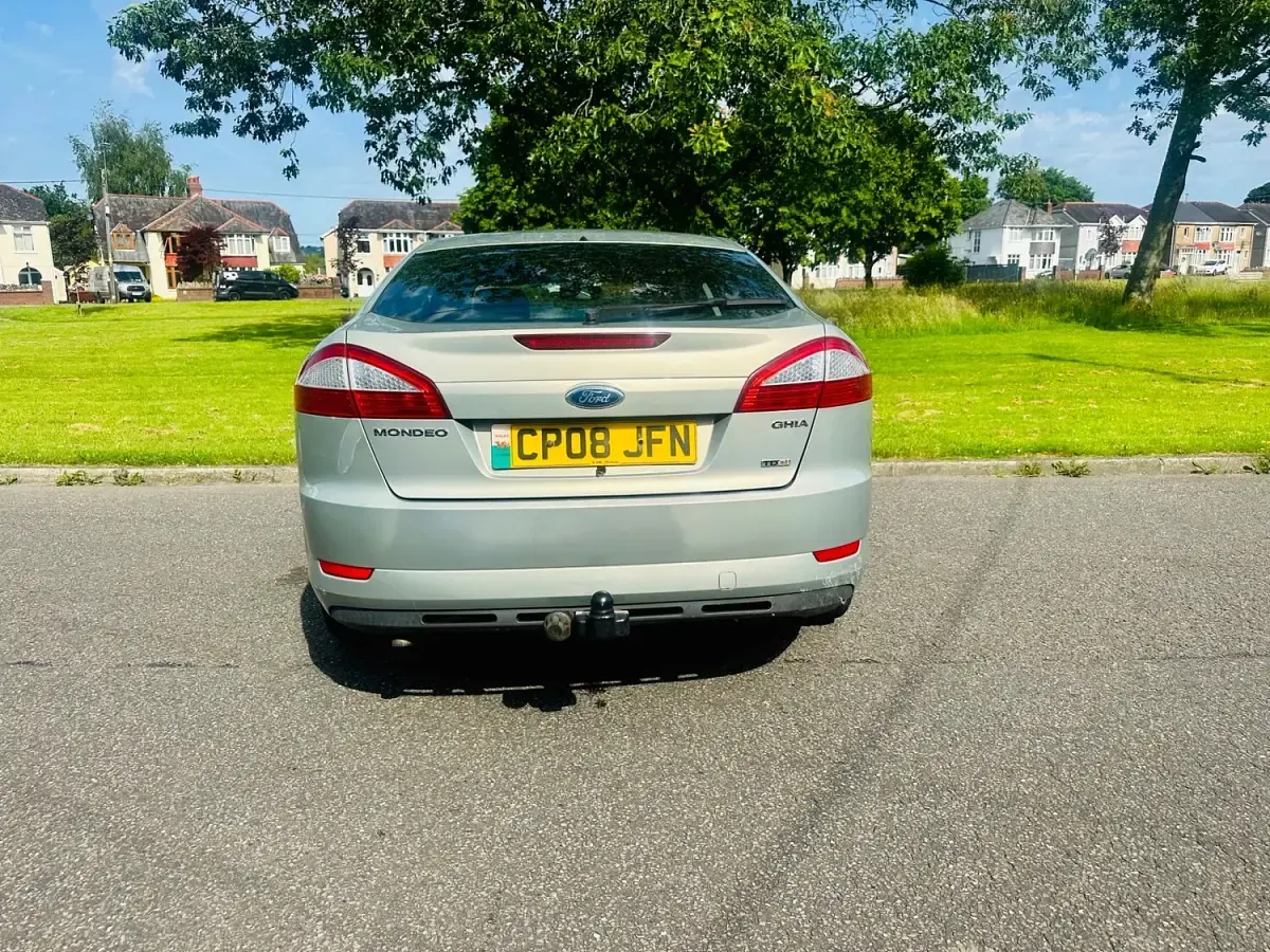 Used Ford Mondeo Ghia 140 HP (102 kW) 2008 Silver Hatchback