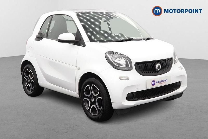 White Used 2018 Smart ForTwo Coupé Premium Coupe | £8,649 (Fair price) - Image 1/4