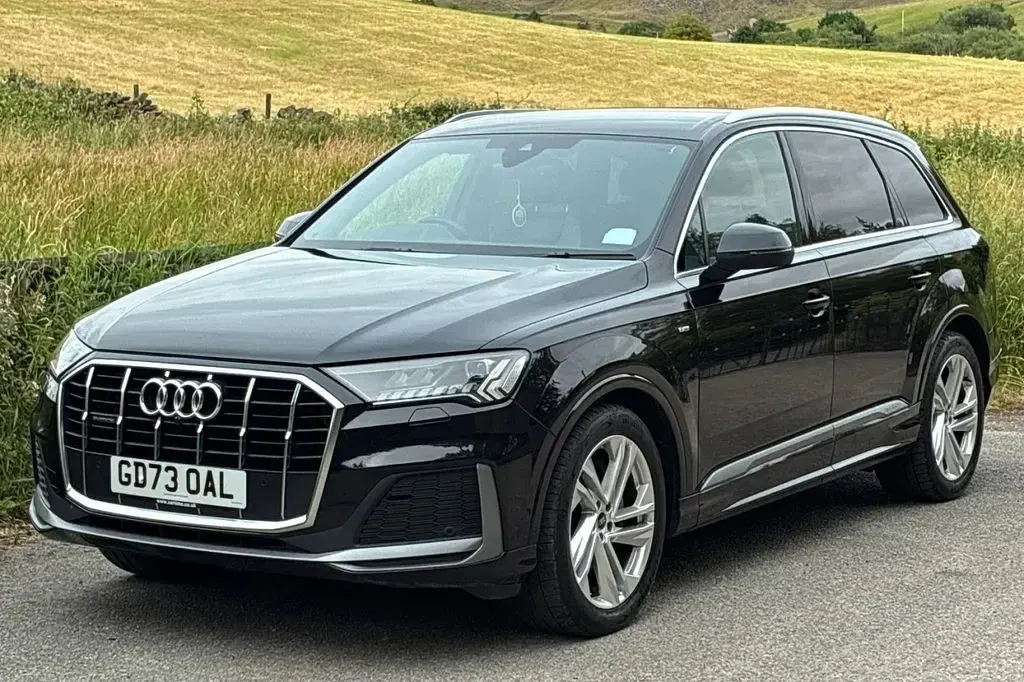 Used Audi Q7 S-Line 231 HP (169 kW) 2024 Black SUV