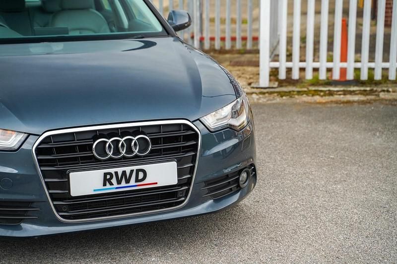 Used Audi A6 Comfort 177 HP (130 kW) 2013 Blue Sedan