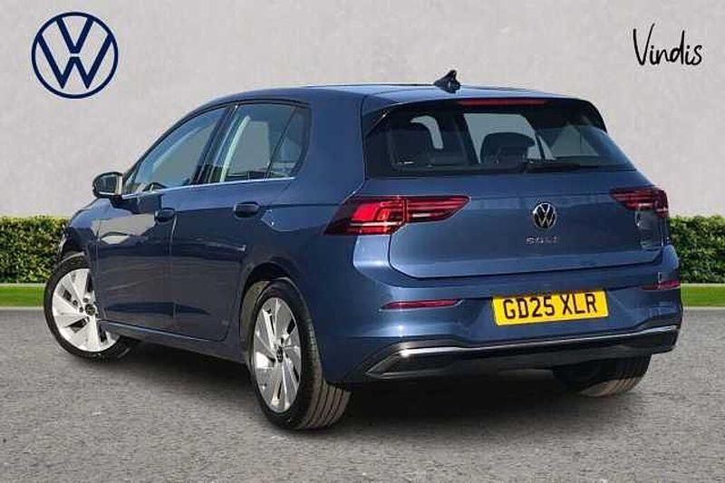 Used VW Golf VIII Style 150 HP (110 kW) 2025 Blue Hatchback