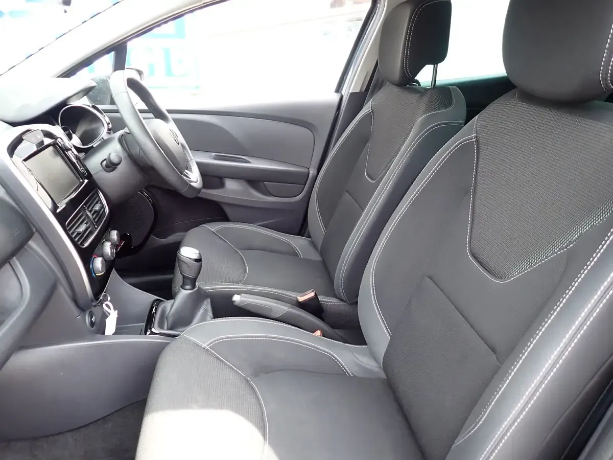 Used Renault Clio Iconic 90 HP (66 kW) 2019 Grey Hatchback
