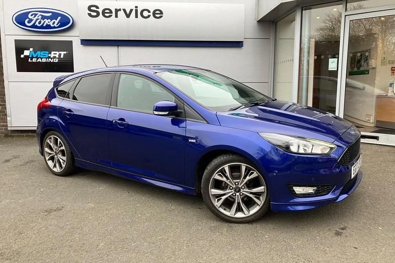 Used Ford Focus ST-Line 120 HP (88 kW) 2017 Blue Hatchback