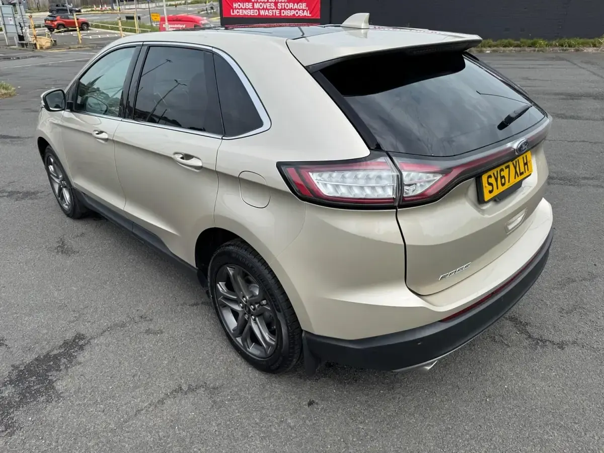 Used Ford Edge Titanium 210 HP (154 kW) 2017 Gold SUV