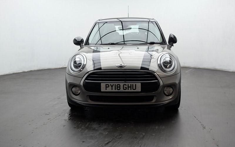 Used Mini Cooper Hatch 136 HP (100 kW) 2018 Silver Hatchback