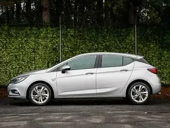 Used Vauxhall Astra SRi 200 HP (147 kW) 2018 Silver Hatchback