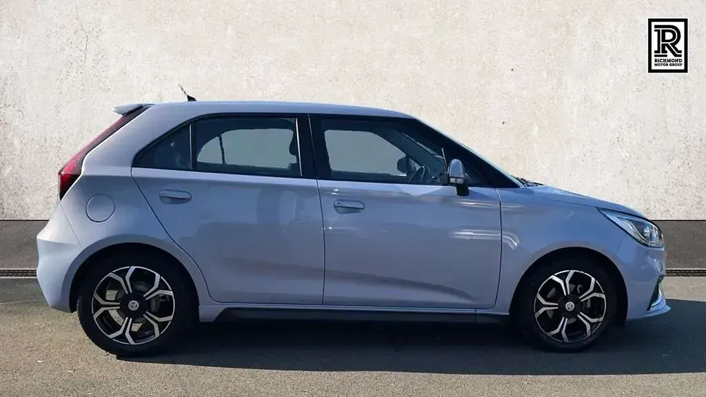 Used MG MG3 Exclusive 106 HP (77 kW) 2022 Silver Hatchback