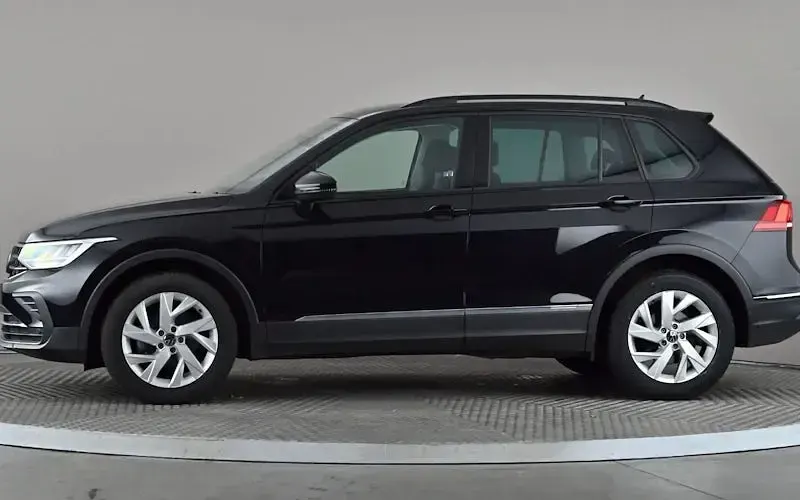 Used VW Tiguan Life 150 HP (110 kW) 2023 Black SUV